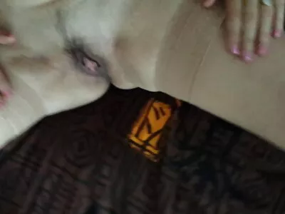 Крісті енергійно дрочить член величезними сисяндрами. безплатна еротика