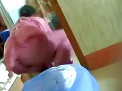 Еротична дитина Putri починає свою секс еротика відео кар'єру.
