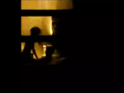 Молодий хлопець ебет зрілу матір і за порно еротика відео п'ять хвилин кінчає їй усередину.