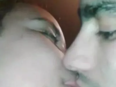 Мамочка в розкішній комплектації сама трахкає про сильний негритянський еротика с елементами порно член.